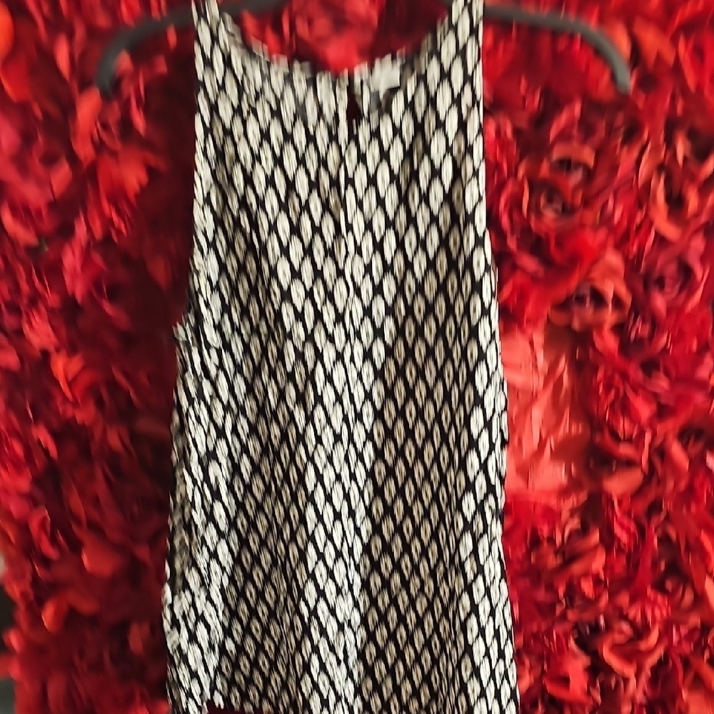 Old Navy Women'a Black and White Patterned Women's Tank Top Size Large